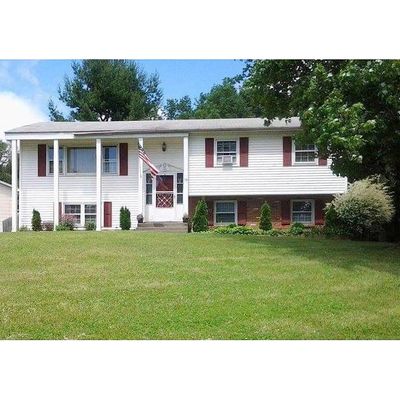 138 Blue Jay Ln, Montgomery, NY 12549