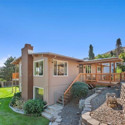 1407 S Hills Dr, Wenatchee, WA 98801