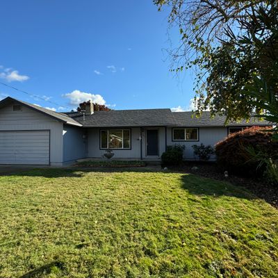 1221 Adele Dr, Grants Pass, OR 97526