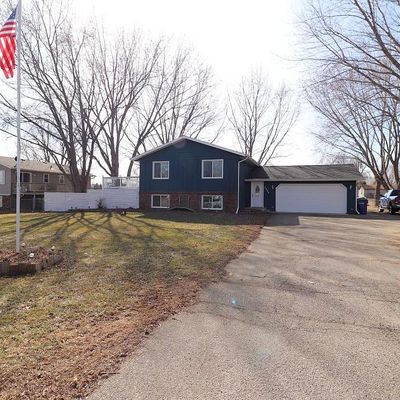 1223 Wildwood Rd, Saint Cloud, MN 56303