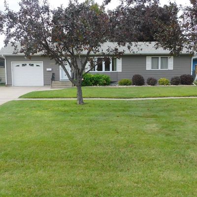 1227 17th Street, Moorhead, MN 56560