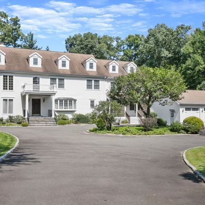 125 Chestnut Hill Rd, Stamford, CT 06903