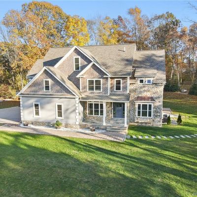 16 Susan Ter, Waterford, CT 06385