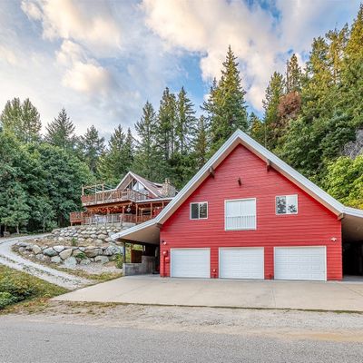 16724 Lakeview Dr, Leavenworth, WA 98826