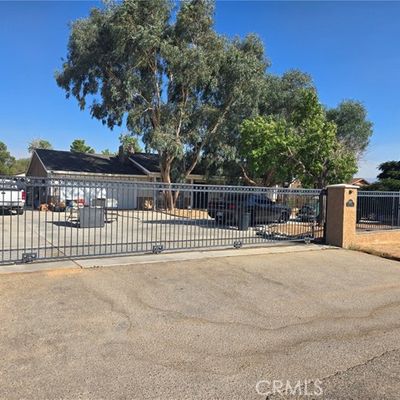 16815 Neenach Rd, Apple Valley, CA 92307