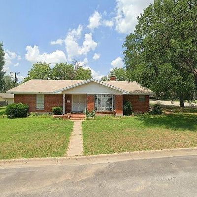 1516 E Spring St, Henrietta, TX 76365