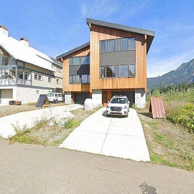 2 Guye Peak Ln, Snoqualmie Pass, WA 98068