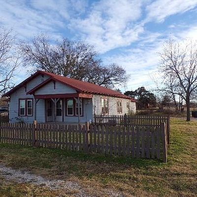 204 N Howard St, Alvord, TX 76225