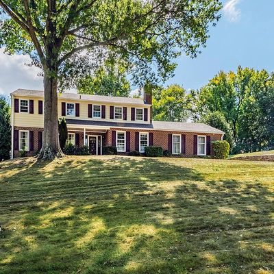 207 Laurel Ln, Broomall, PA 19008