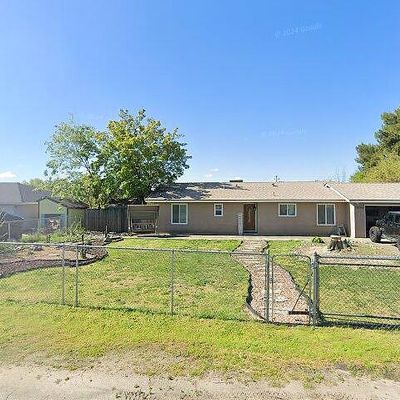 17492 Lane Dr, Madera, CA 93638