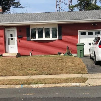 18 Adele Ct, Edison, NJ 08817