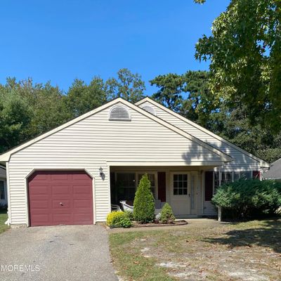 18 Deer Run Ln, Brick, NJ 08724