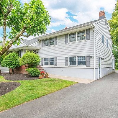 19 Grandview Ave, Caldwell, NJ 07006