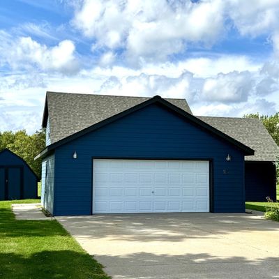 231 Oak Rd, Warroad, MN 56763