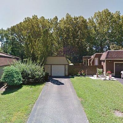 25 Blue Jay Ct, Howell, NJ 07731