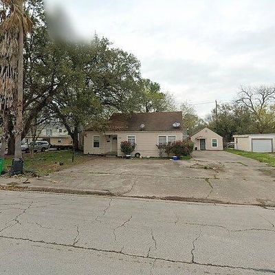 210 Park St, Baytown, TX 77520