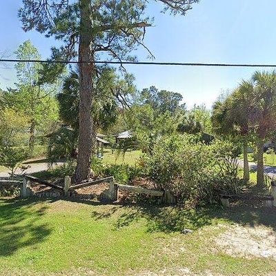 219 Sparkleberry Ln, Freeport, FL 32439