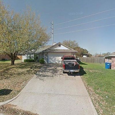 220 Cross Country Dr, Hewitt, TX 76643