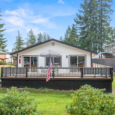 221 E Treasure Island Dr, Allyn, WA 98524