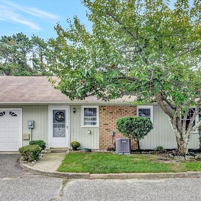 28 A Edinburgh Ln, Manchester, NJ 08759