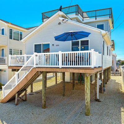 250 W 18 Th St, Ship Bottom, NJ 08008