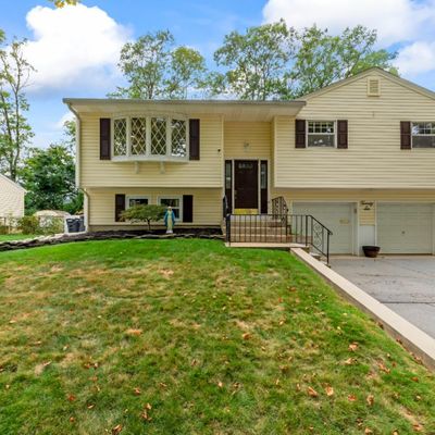 26 Colin Dr, South River, NJ 08882