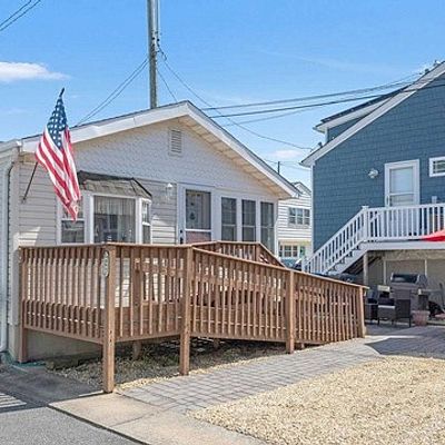 27 E Bayberry Way, Lavallette, NJ 08735