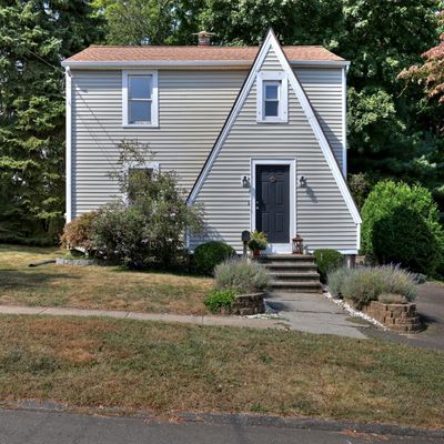 27 Pearl Hill St, Milford, CT 06460