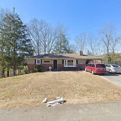 325 Beal Woods Dr, Sevierville, TN 37862