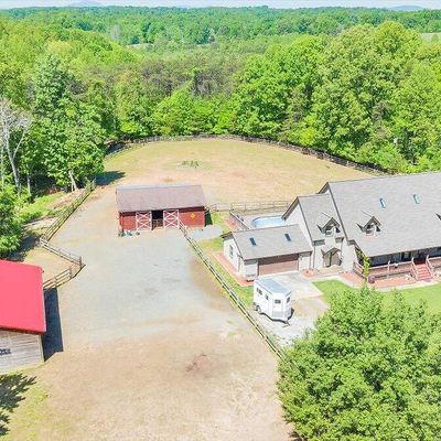 335 Bettys Creek Dr, Moneta, VA 24121