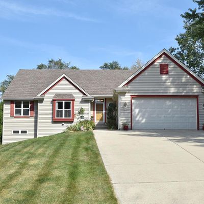 3530 S Woodland Ct, New Berlin, WI 53146