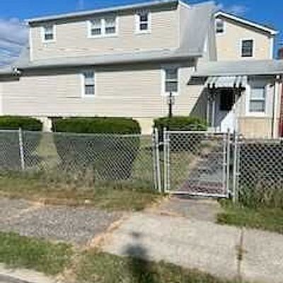 358 President St, Saddle Brook, NJ 07663