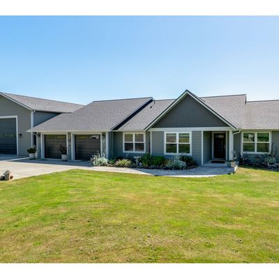 36 Alger Creek Heights Rd, Cathlamet, WA 98612