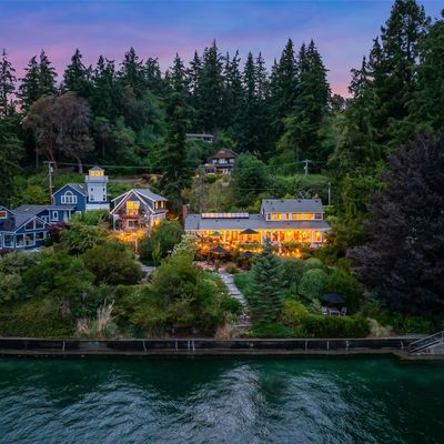 3086 Point White Dr Ne, Bainbridge Island, WA 98110