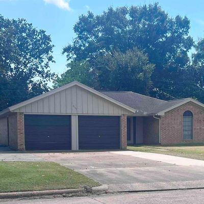 3157 Merriman St, Port Neches, TX 77651