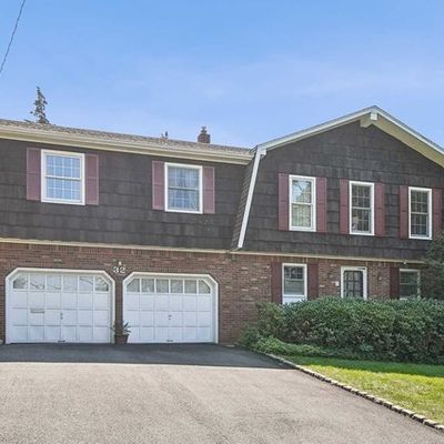 32 Hemlock Ter, Wayne, NJ 07470