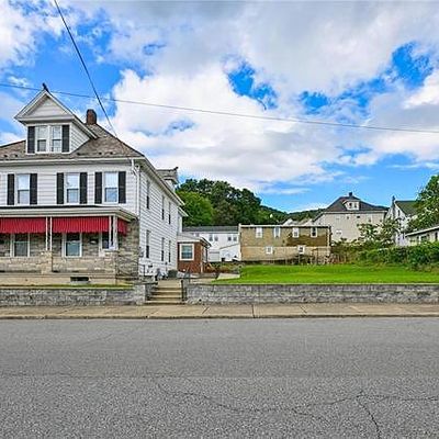 321 W Babbitt Ave, Pen Argyl, PA 18072