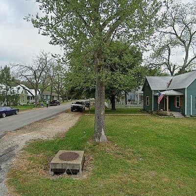 407 W 5 Th St, Smithville, TX 78957