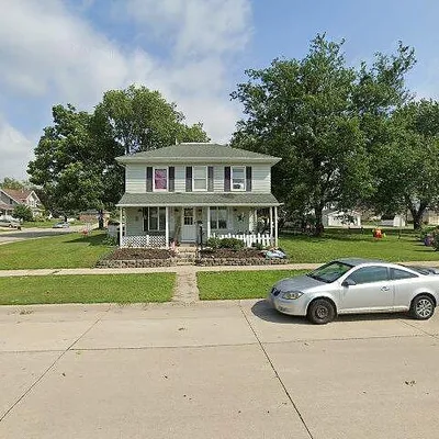 428 3 Rd Ave Sw, Dyersville, IA 52040