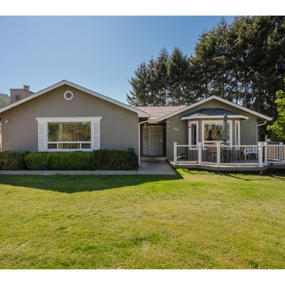 369 Upper Camp Loop Rd, Roseburg, OR 97470