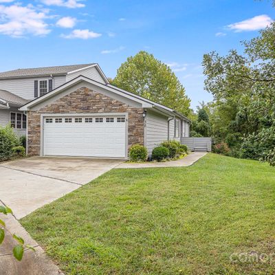 38 Holiday Dr, Arden, NC 28704