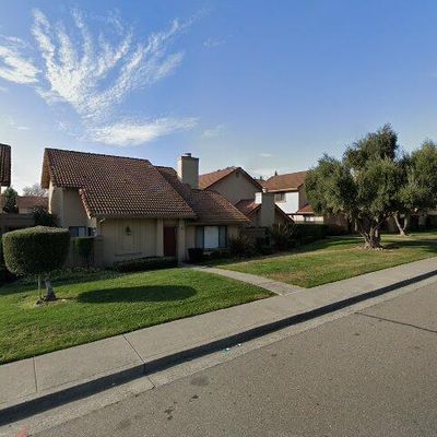 48 Del Prado Cir, Fairfield, CA 94533