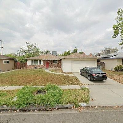 4933 E Weathermaker Ave, Fresno, CA 93727