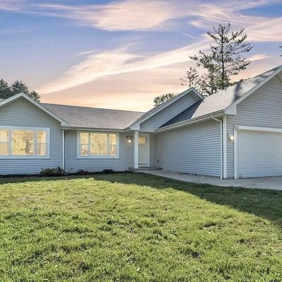 4992 S Small Rd, New Berlin, WI 53151