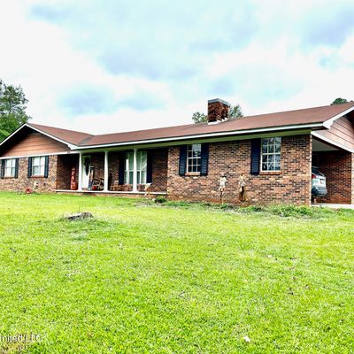 504 Line St S, Philadelphia, MS 39350