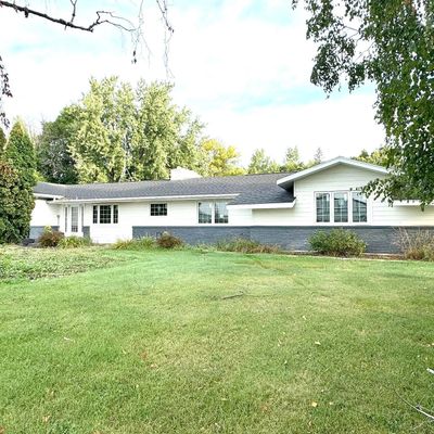 505 6 Th St Ne, Roseau, MN 56751