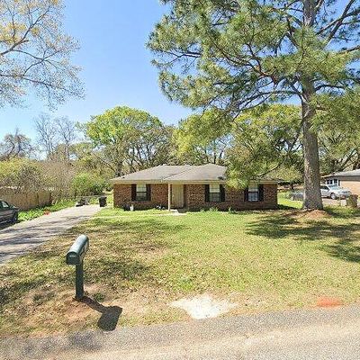 5204 Avalon Dr, Mobile, AL 36619