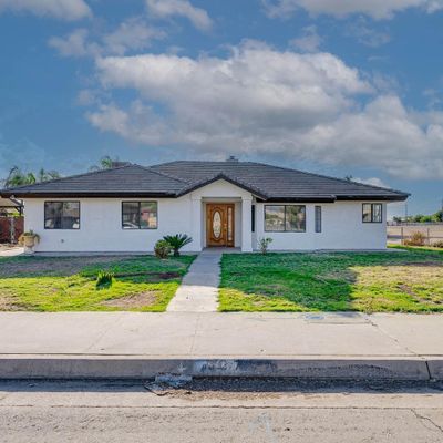 467 Campus Dr, Arvin, CA 93203