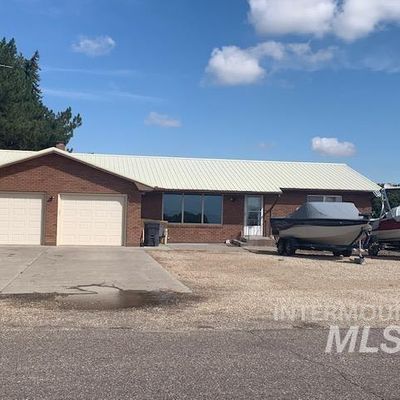 574 W 100 N, Paul, ID 83347