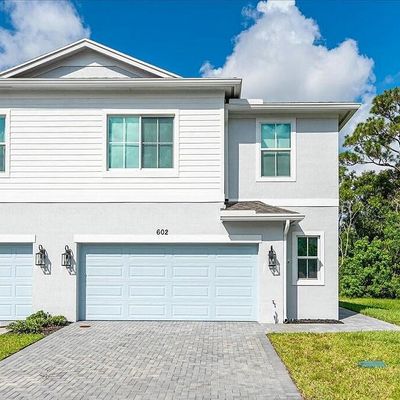 602 Ne Waters Edge Ln, Port Saint Lucie, FL 34983